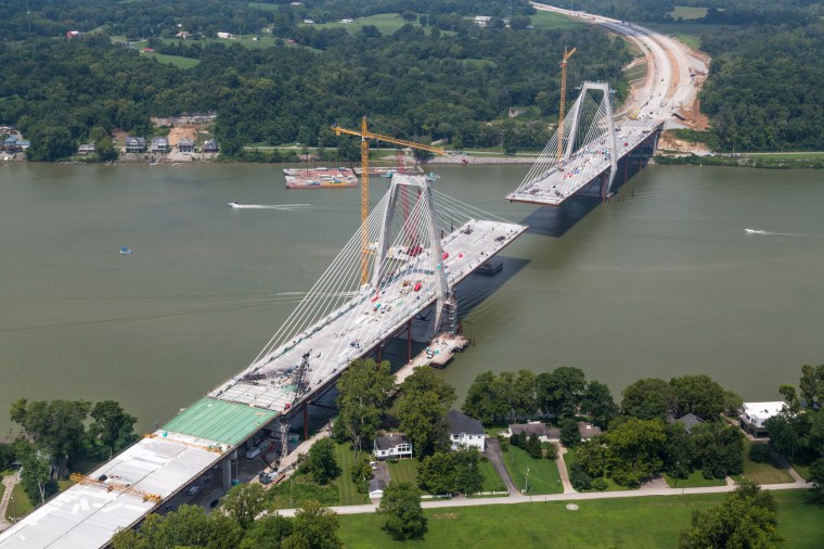 03 photographs 2_INDOT_Ohio River Bridges - East End Crossing.jpg